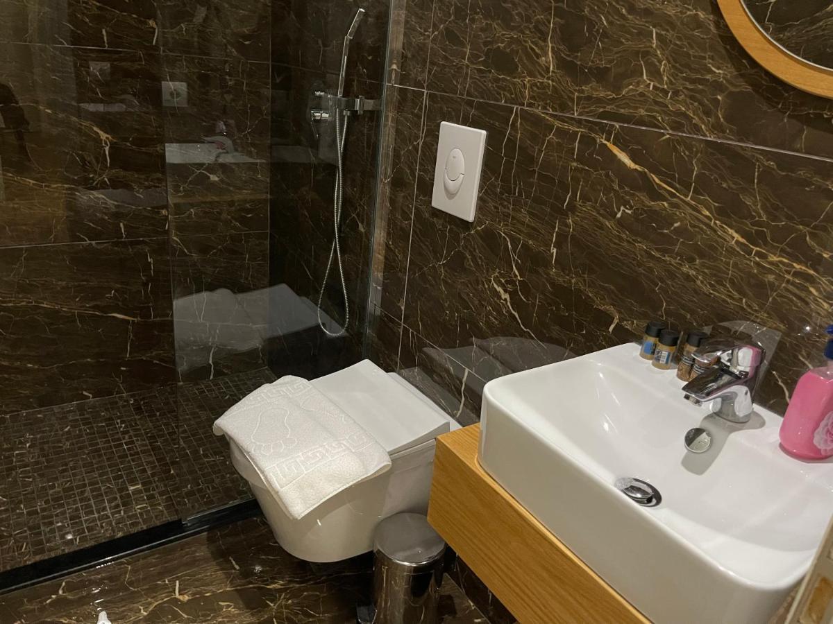 Andys Rooms Hotel Тирана Экстерьер фото