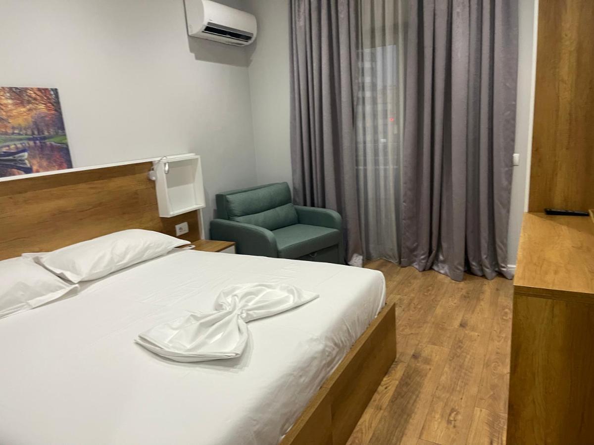 Andys Rooms Hotel Тирана Экстерьер фото