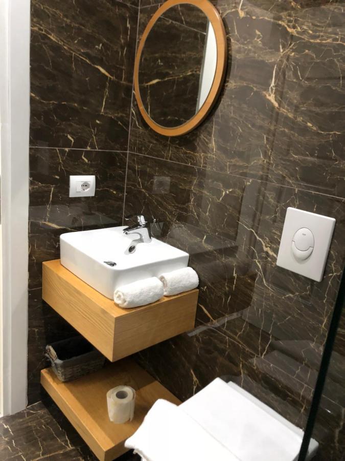 Andys Rooms Hotel Тирана Экстерьер фото